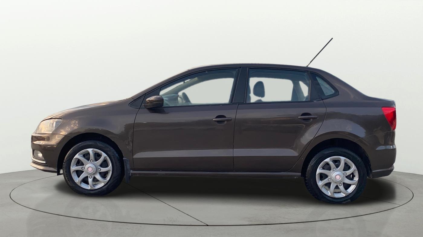 2016 Volkswagen Ameo TRENDLINE 1.2L, CNG, Manual, 1,39,671 km, Left Side