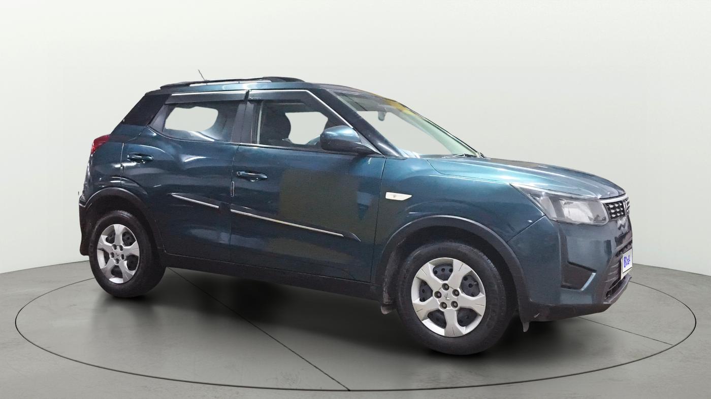 2023 Mahindra XUV300 W6 1.2 PETROL, Petrol, Manual, 36,754 km, SRP