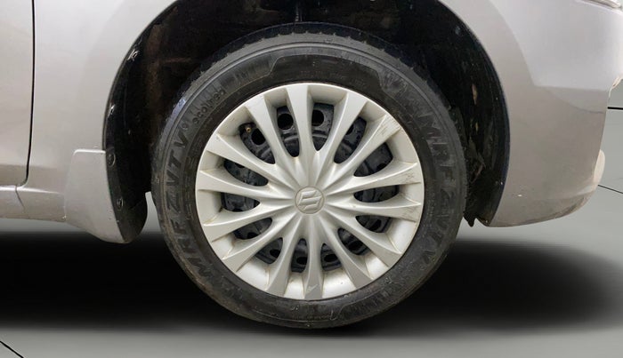 2016 Maruti Ciaz VXI, Petrol, Manual, 25,898 km, Right Front Wheel