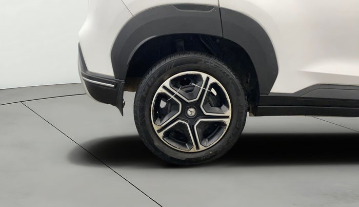 2021 Nissan MAGNITE XL, Petrol, Manual, 28,842 km, Right Rear Wheel