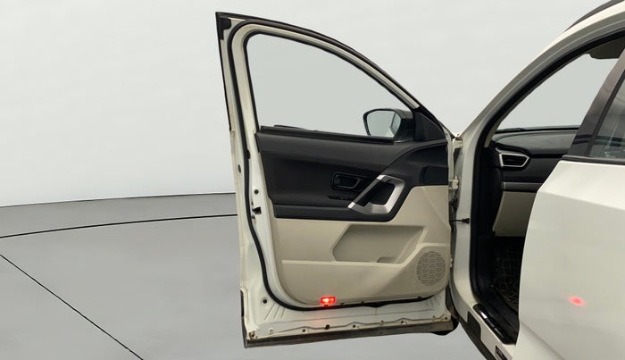 2022 Tata Safari XM SUNROOF, Diesel, Manual, 45,578 km, LHS Front Door