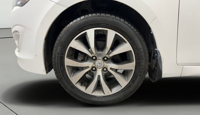 2016 Hyundai Verna 1.6 VTVT SX, Petrol, Manual, 70,675 km, Left Front Wheel