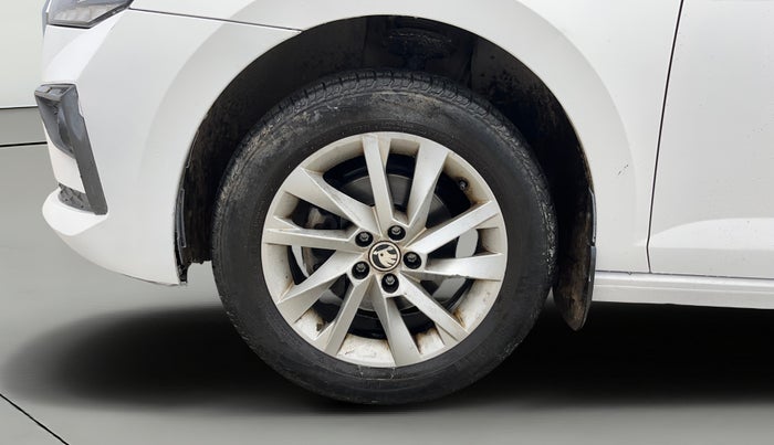 2022 Skoda SLAVIA AMBITION 1.0L TSI AT, Petrol, Automatic, 36,756 km, Left Front Wheel