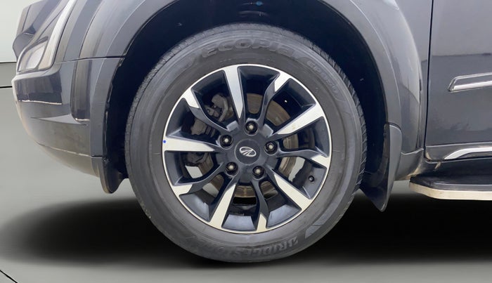 2021 Mahindra XUV500 W11, Diesel, Manual, 65,170 km, Left Front Wheel