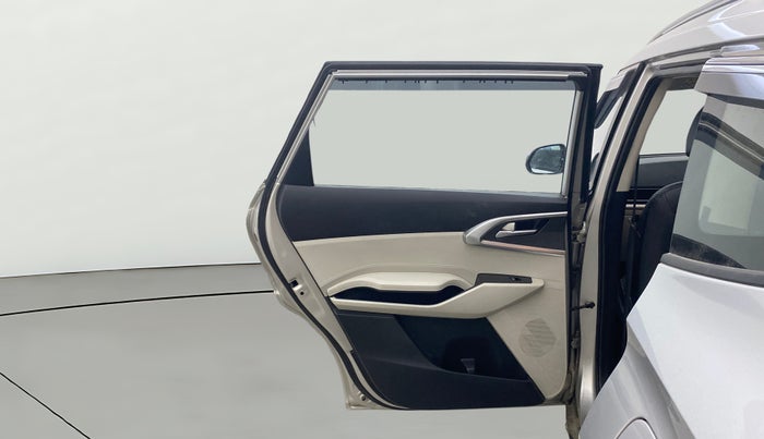 2022 KIA CARENS PRESTIGE 1.5 PETROL 7 STR, CNG, Manual, 14,845 km, LHS Rear Door