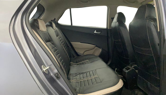 2016 Hyundai Grand i10 SPORTZ 1.2 KAPPA VTVT, Petrol, Manual, 65,801 km, Right Side Rear Door Cabin