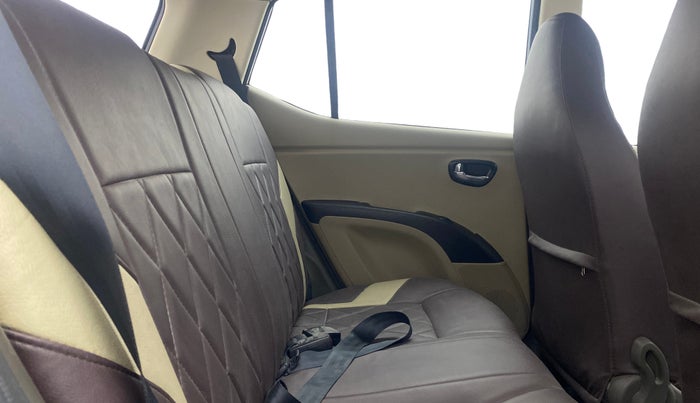 2014 Hyundai i10 SPORTZ 1.1, Petrol, Manual, 31,204 km, Right Side Rear Door Cabin