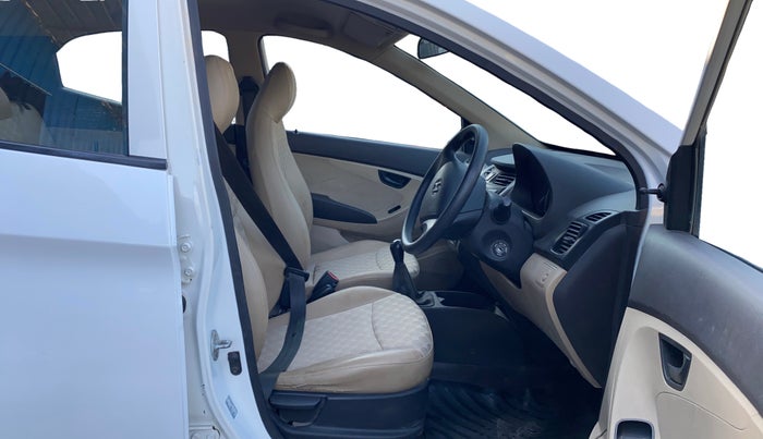 2017 Hyundai Eon MAGNA +, Petrol, Manual, 73,434 km, Right Side Front Door Cabin