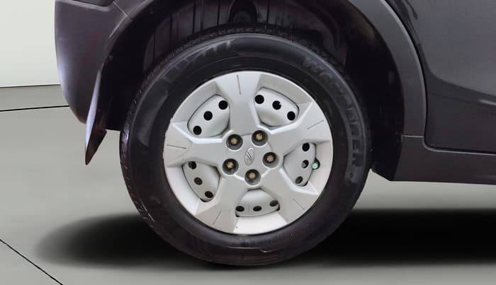 2022 Mahindra XUV300 W4 1.2 PETROL, Petrol, Manual, 1,07,747 km, Right Rear Wheel