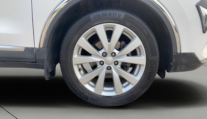 2022 MG ASTOR SUPER 1.5 CVT, Petrol, Automatic, 24,114 km, Right Front Wheel