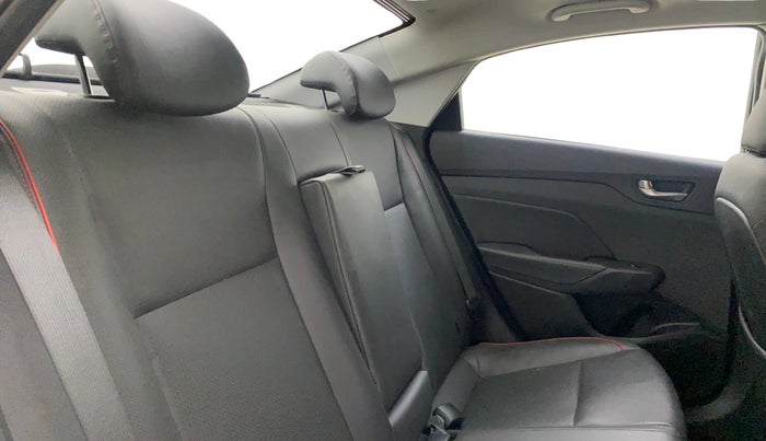 2021 Hyundai Verna SX (O) 1.0 TURBO DCT, Petrol, Automatic, 19,469 km, Right Side Rear Door Cabin