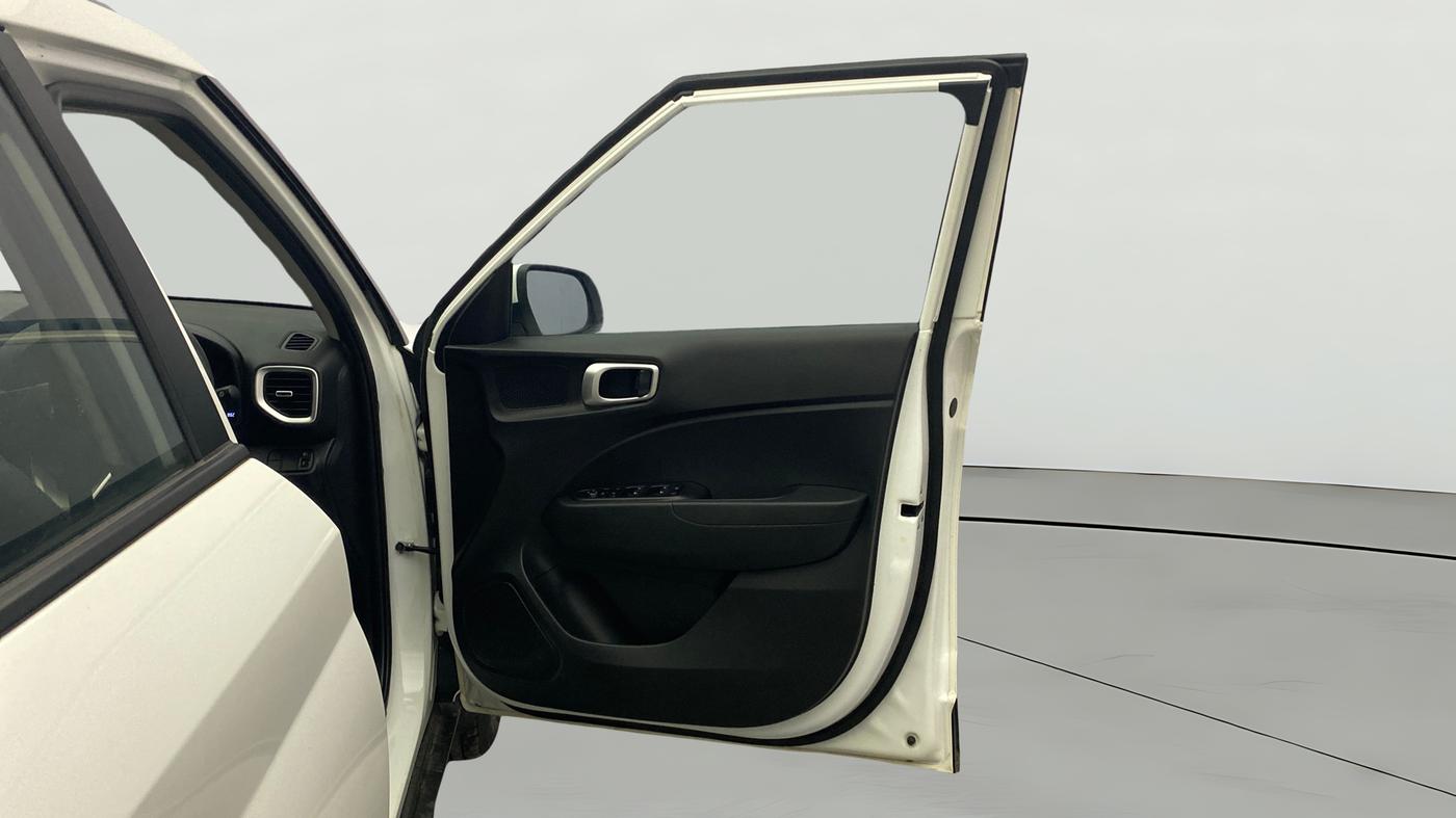 2021 Hyundai VENUE S+ 1.2, Petrol, Manual, 8,602 km, RHS Front Door