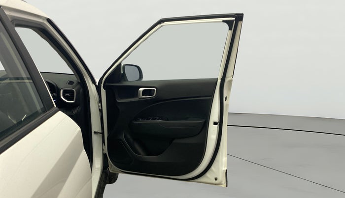 2021 Hyundai VENUE S+ 1.2, Petrol, Manual, 8,602 km, RHS Front Door