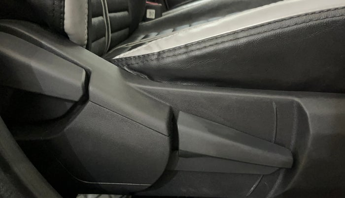 2021 Nissan MAGNITE XV TURBO CVT, Petrol, Automatic, 17,709 km, Driver Side Adjustment Panel