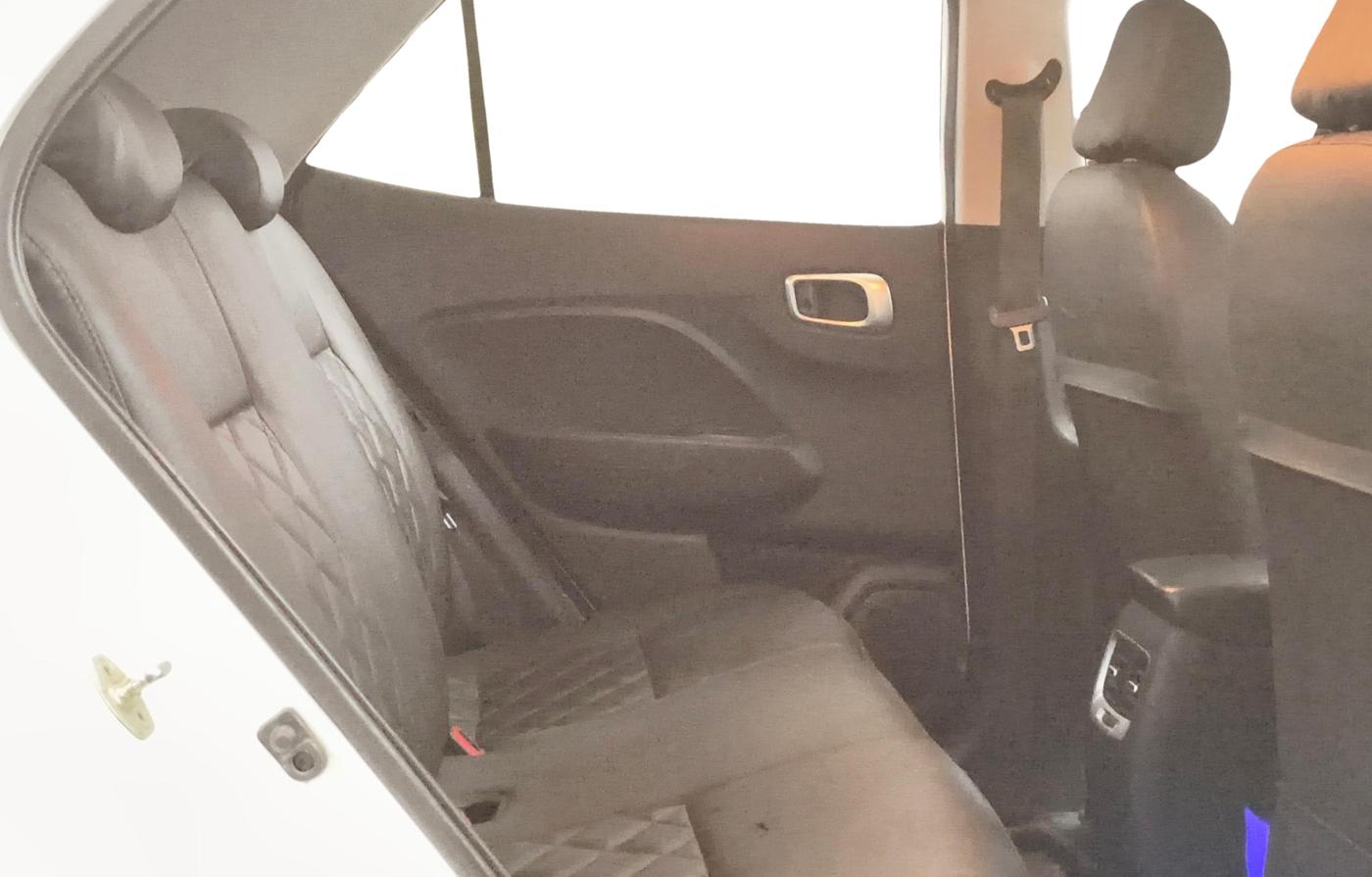 2019 Hyundai VENUE SX PLUS 1.0 TURBO DCT, Petrol, Automatic, 83,082 km, Right Side Rear Door Cabin