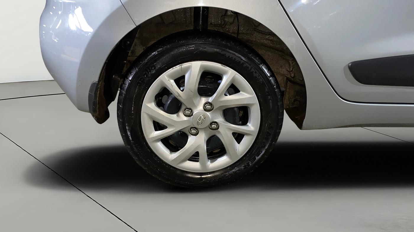 2018 Hyundai Grand i10 MAGNA 1.2 KAPPA VTVT, Petrol, Manual, 32,985 km, Right Rear Wheel
