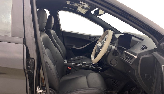 2024 Tata NEXON Creative Plus S 1.2 Revotron 6AMT Dark Edition, CNG, Automatic, 46,394 km, Right Side Front Door Cabin