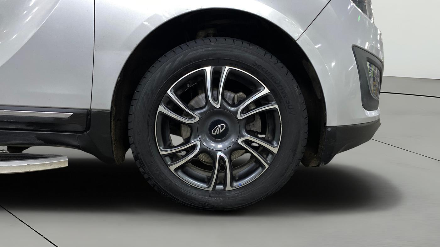 2019 Mahindra MARAZZO M8 8 STR, Diesel, Manual, 30,475 km, Right Front Wheel