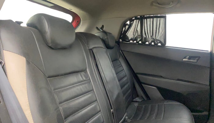 2017 Hyundai Creta SX PLUS 1.6 PETROL, Petrol, Manual, 71,242 km, Right Side Rear Door Cabin