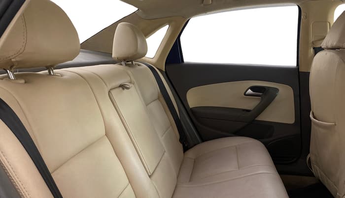 2013 Volkswagen Vento COMFORTLINE 1.6, Petrol, Manual, 76,079 km, Right Side Rear Door Cabin