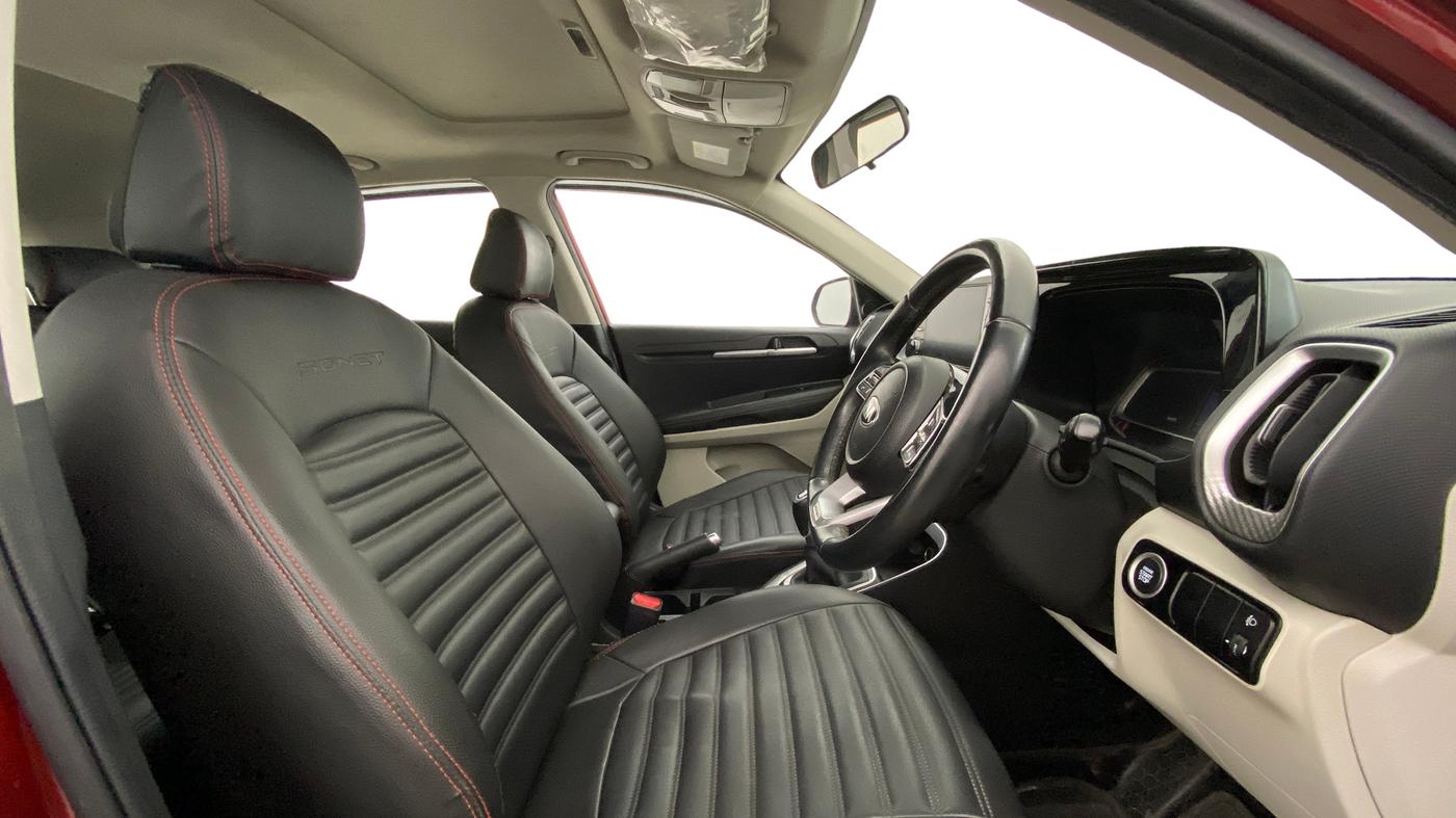 2021 KIA SONET HTX 1.0 IMT, Petrol, Manual, 87,623 km, Right Side Front Door Cabin