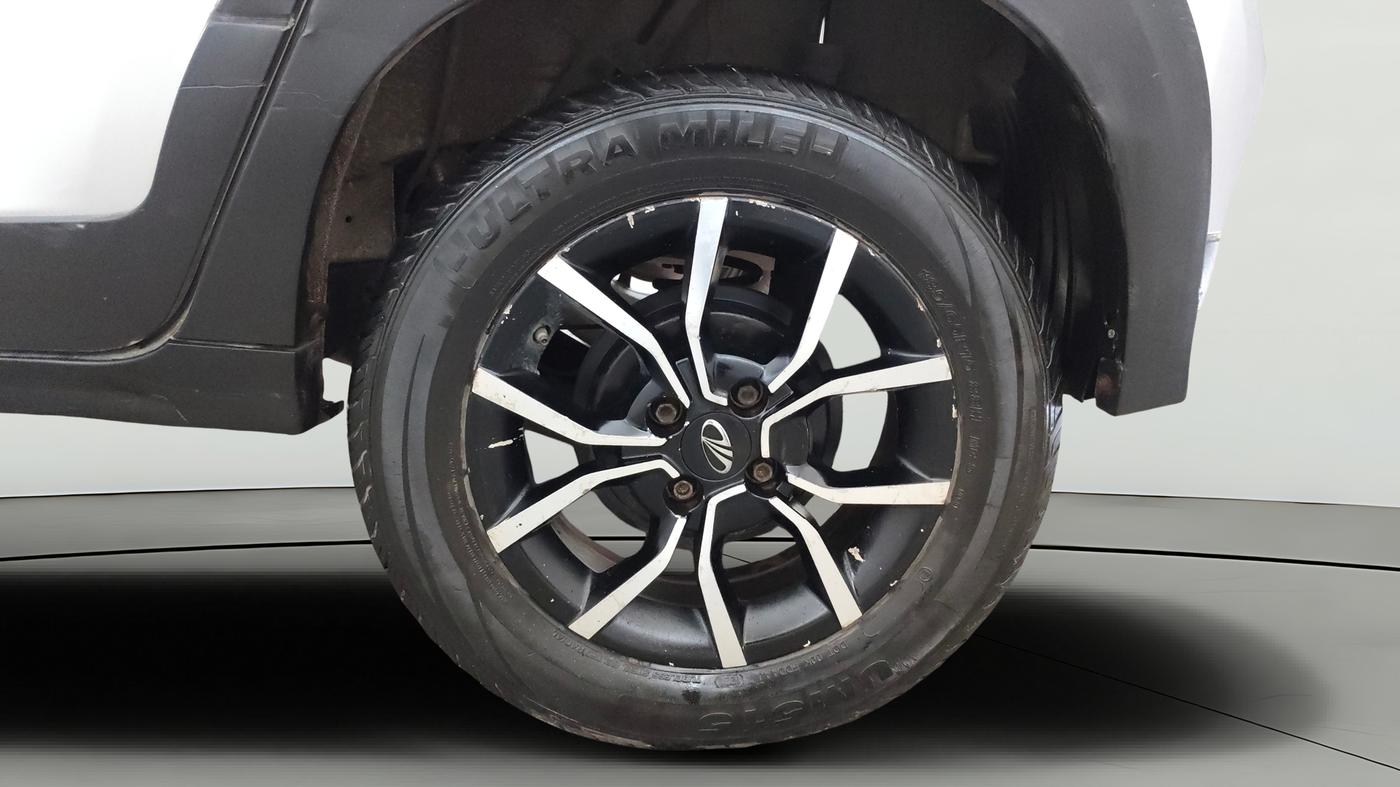 2017 Mahindra KUV 100 NXT K8 P 6 STR, Petrol, Manual, 1,00,569 km, Left Rear Wheel