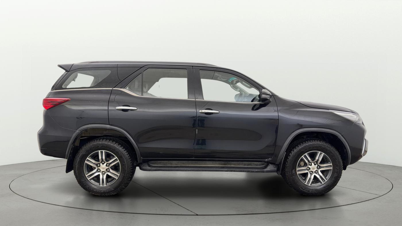 2019 Toyota Fortuner 2.7 4X2 AT, Petrol, Automatic, 24,901 km, Right Side View
