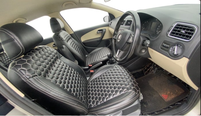 2017 Skoda Rapid STYLE 1.6 MPI, Petrol, Manual, 1,26,040 km, Right Side Front Door Cabin