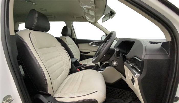 2023 KIA CARENS PRESTIGE 1.5 PETROL 7 STR, Petrol, Manual, 37,435 km, Right Side Front Door Cabin