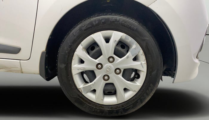 2016 Hyundai Grand i10 SPORTZ 1.2 KAPPA VTVT, Petrol, Manual, 80,035 km, Right Front Wheel