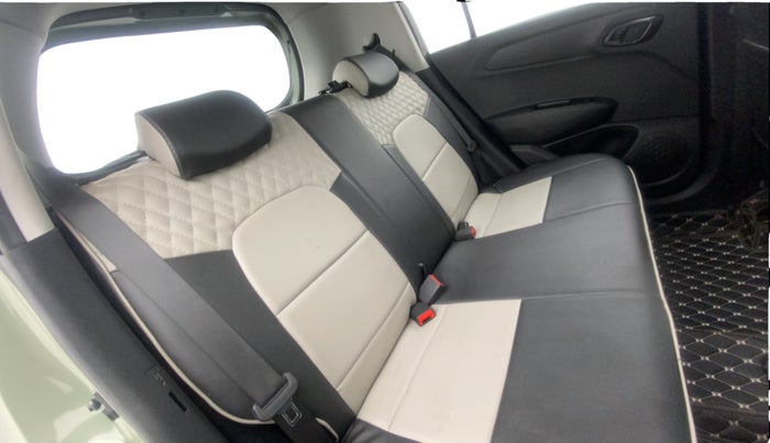 2024 Hyundai EXTER SX (O) Connect 1.2 MT Knight Edition Dual Tone, Petrol, Manual, 14,737 km, Right Side Rear Door Cabin