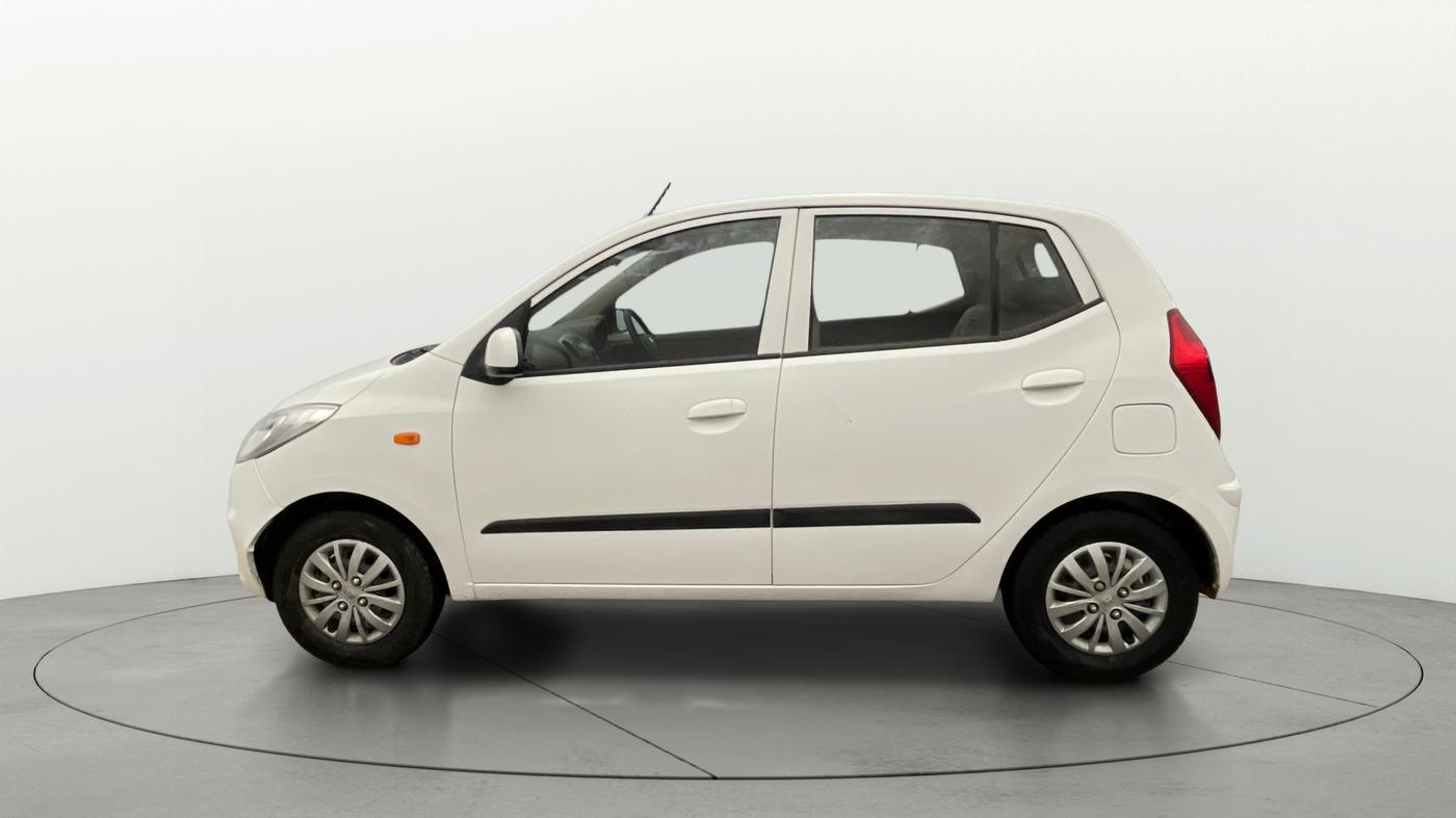 2016 Hyundai i10 SPORTZ 1.1, Petrol, Manual, 88,853 km, Left Side