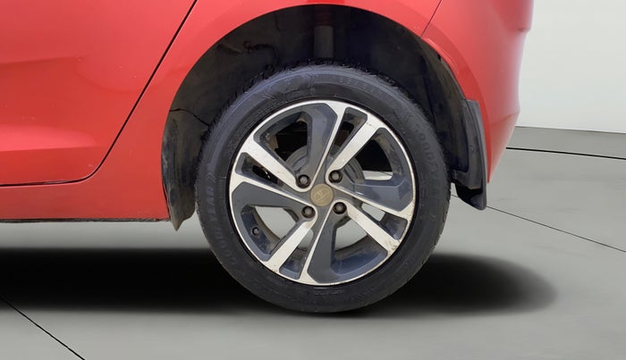 2020 Tata ALTROZ XZ DIESEL, Diesel, Manual, 1,10,054 km, Left Rear Wheel