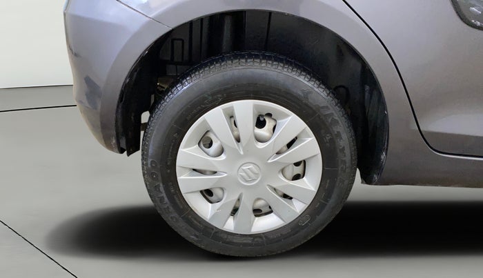 2017 Maruti Swift LXI (O), Petrol, Manual, 23,564 km, Right Rear Wheel