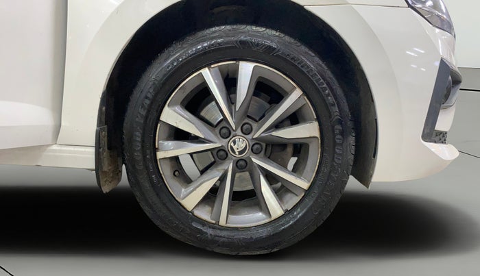 2022 Skoda SLAVIA STYLE 1.0L TSI AT, Petrol, Automatic, 33,393 km, Right Front Wheel