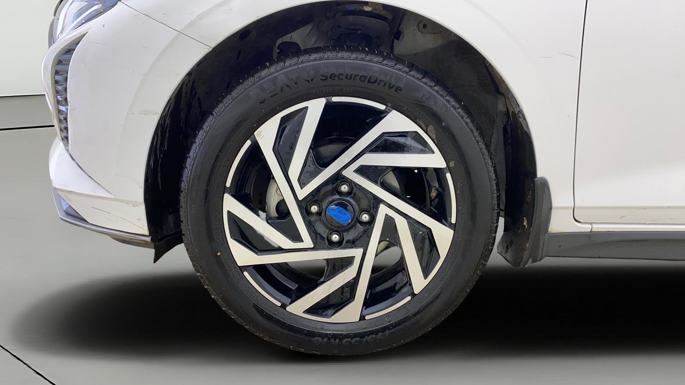 2025 Hyundai NEW I20 ASTA (O) 1.2 IVT, Petrol, Automatic, 16,681 km, Left Front Wheel