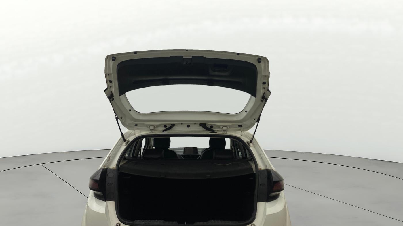 2021 Tata ALTROZ XZ PETROL, Petrol, Manual, 95,833 km, Boot Open Zoomed View