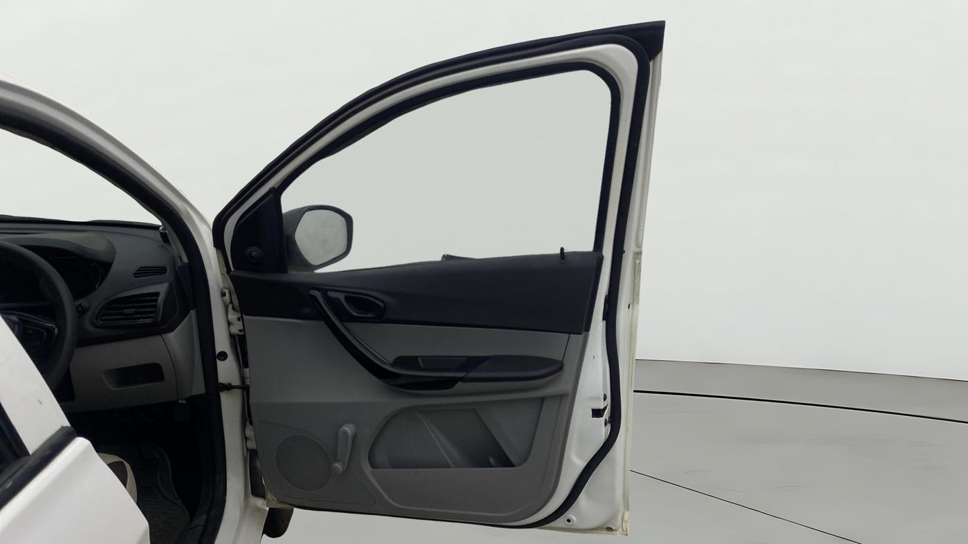 2020 Tata Tiago XE PETROL, Petrol, Manual, 1,18,233 km, RHS Front Door