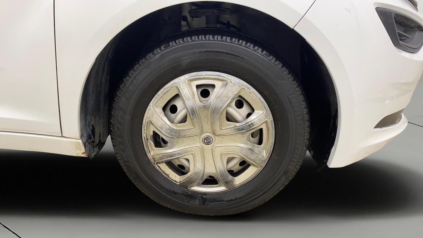 2022 Tata ALTROZ XE PLUS PETROL, Petrol, Manual, 18,415 km, Right Front Wheel