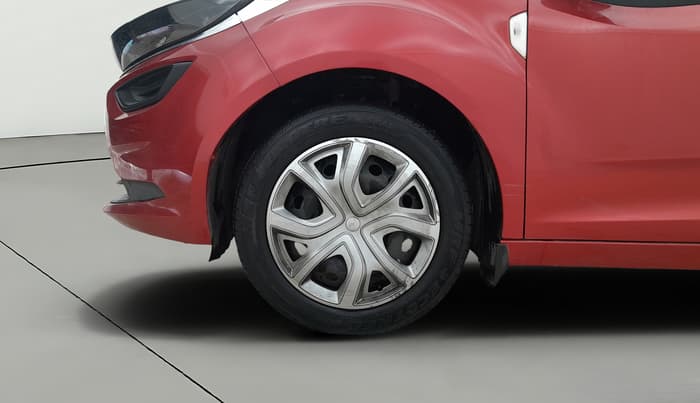 2024 Tata ALTROZ XMA Plus (S) DCT, Petrol, Automatic, 17,233 km, Left Front Wheel