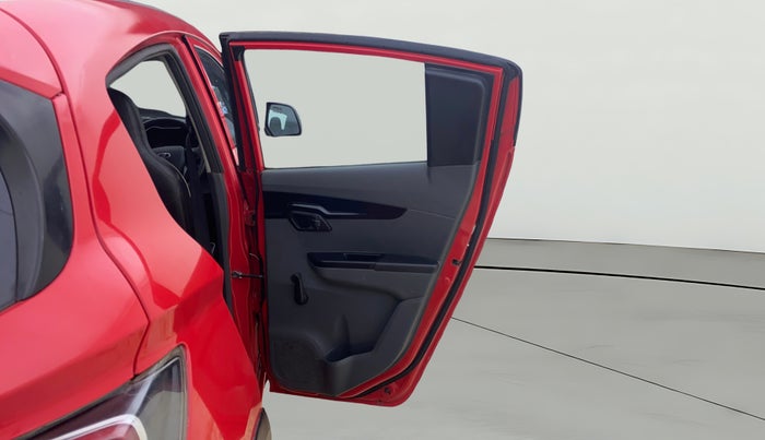 2019 Mahindra KUV 100 NXT K2 P 6 STR, Petrol, Manual, 62,040 km, RHS Rear Door