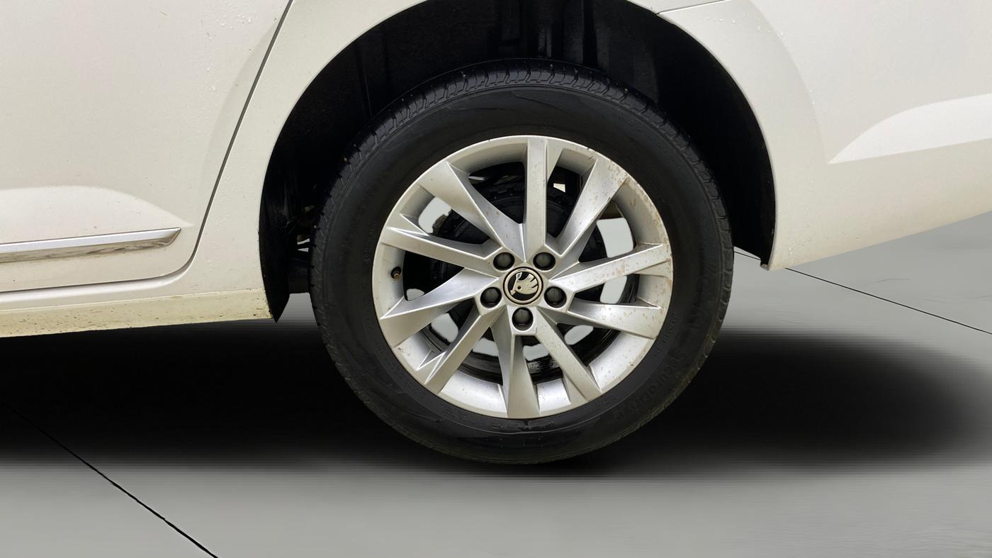 2023 Skoda SLAVIA AMBITION 1.0L TSI MT, Petrol, Manual, 49,091 km, Left Rear Wheel