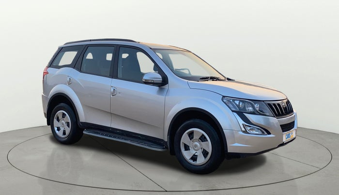 2017 Mahindra XUV500 W6, Diesel, Manual, 1,18,431 km, Right Front Diagonal