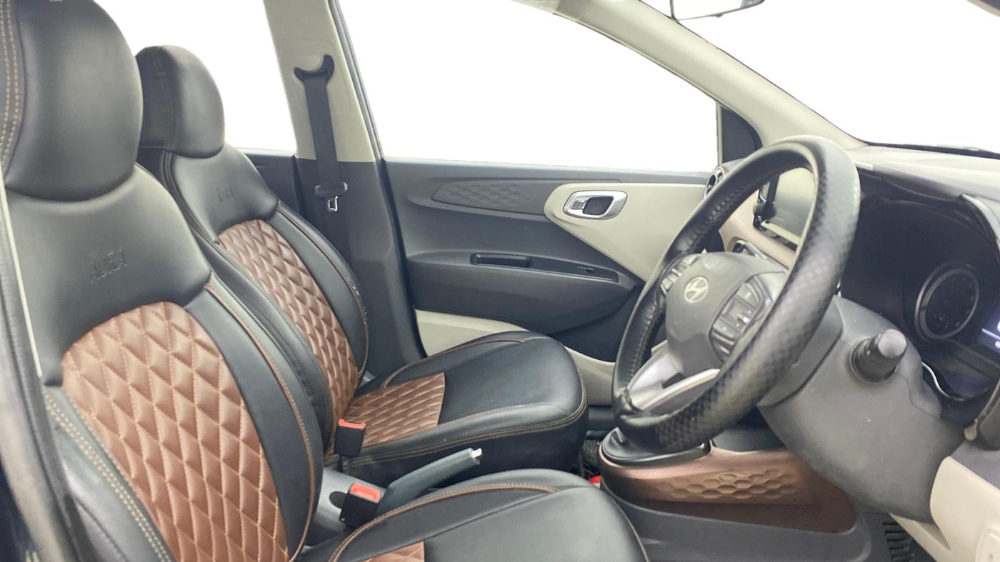 2024 Hyundai AURA SX 1.2 CNG, CNG, Manual, 48,978 km, Right Side Front Door Cabin