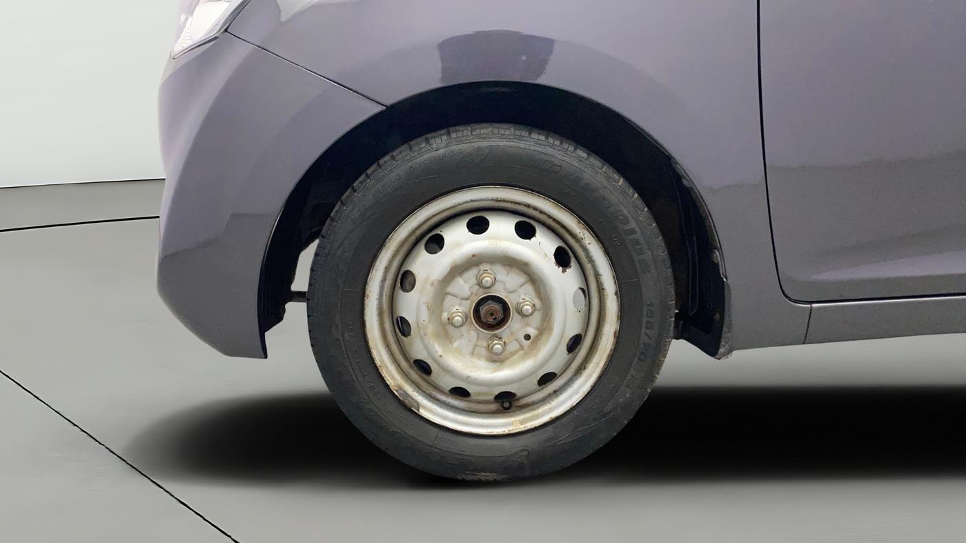 2018 Hyundai Eon ERA +, Petrol, Manual, 28,667 km, Left Front Wheel