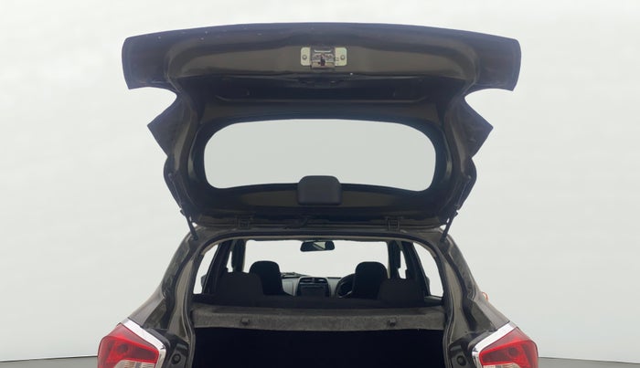 2017 Renault Kwid RXT 1.0 AMT, Petrol, Automatic, 1,05,200 km, Boot Door Open