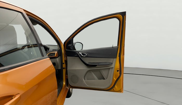 2018 Tata Tiago XZ PETROL, Petrol, Manual, 75,150 km, RHS Front Door