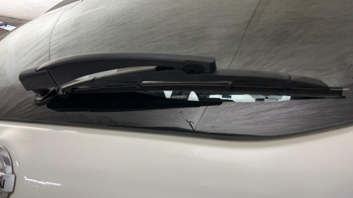 2014 Nissan Terrano XL (P), Petrol, Manual, 92,036 km, Rear Wiper
