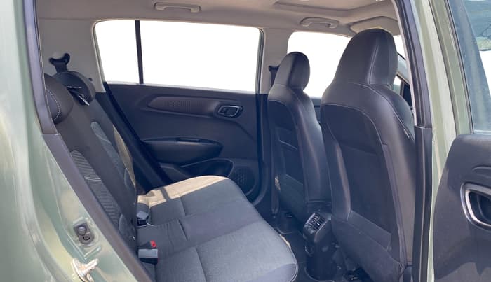 2023 Hyundai EXTER SX(O) CONNECT 1.2 AMT, Petrol, Automatic, 19,327 km, Right Side Rear Door Cabin