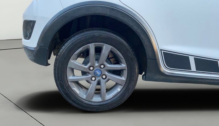 2018 Ford FREESTYLE TITANIUM 1.5 DIESEL, Diesel, Manual, 1,30,602 km, Right Rear Wheel